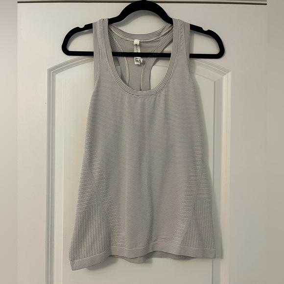 Athleta Stripe Momentum Seamless Tank, size L, like new! - Picture 3 of 7